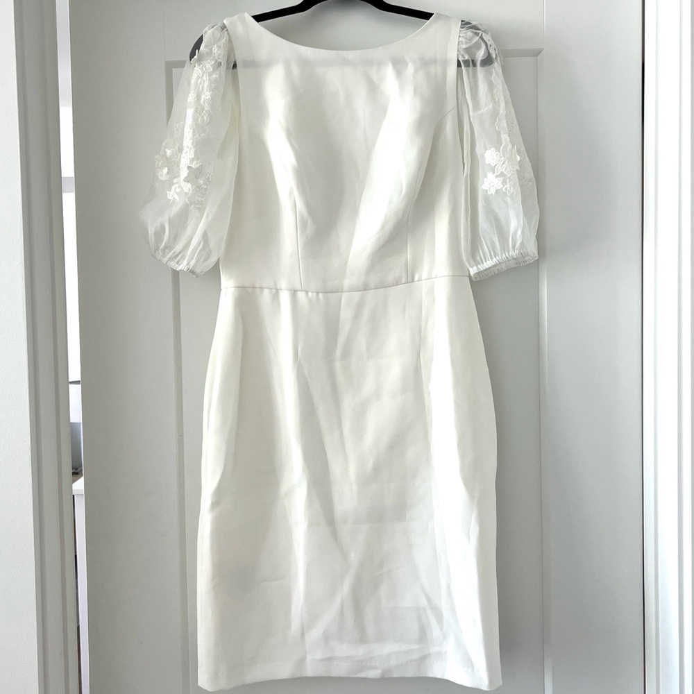 White Cocktail/Wedding Dress with Sleeve Embroidery Size 8 BCBGMAXAZRIA
